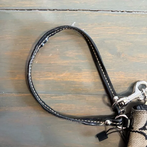 Y2K Vintage Coach Signature Collectiom Black and Gray Wristlet - Picture 5 of 9